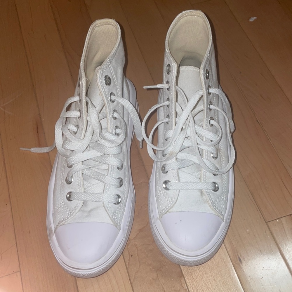 Converse - Size 6.5